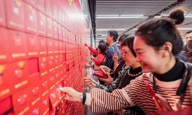 唯有這些抓人眼球的戶外廣告才配叫創(chuàng)意！標(biāo)識(shí)主也滿意4