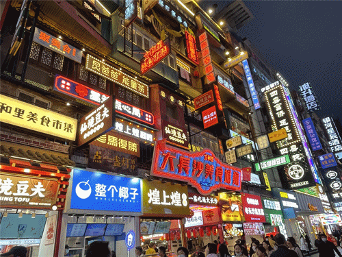 走訪長(zhǎng)沙、重慶等地后，我總結(jié)出一套做燈箱廣告牌“吸金術(shù)”3