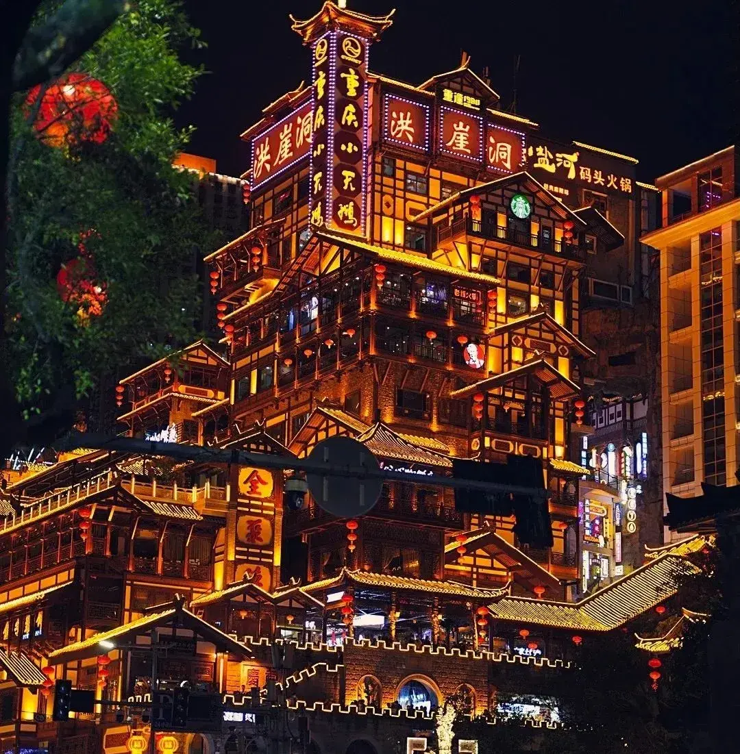 走訪長(zhǎng)沙、重慶等地后，我總結(jié)出一套做燈箱廣告牌“吸金術(shù)”8